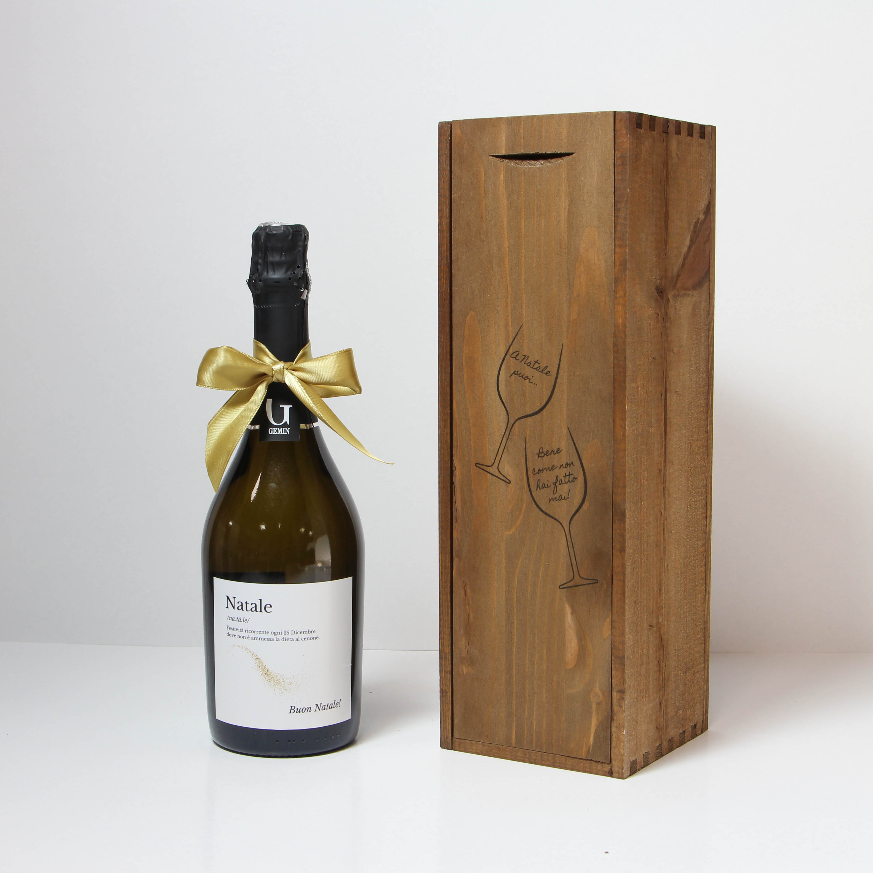 bottiglia personalizzata e scatola in legno
